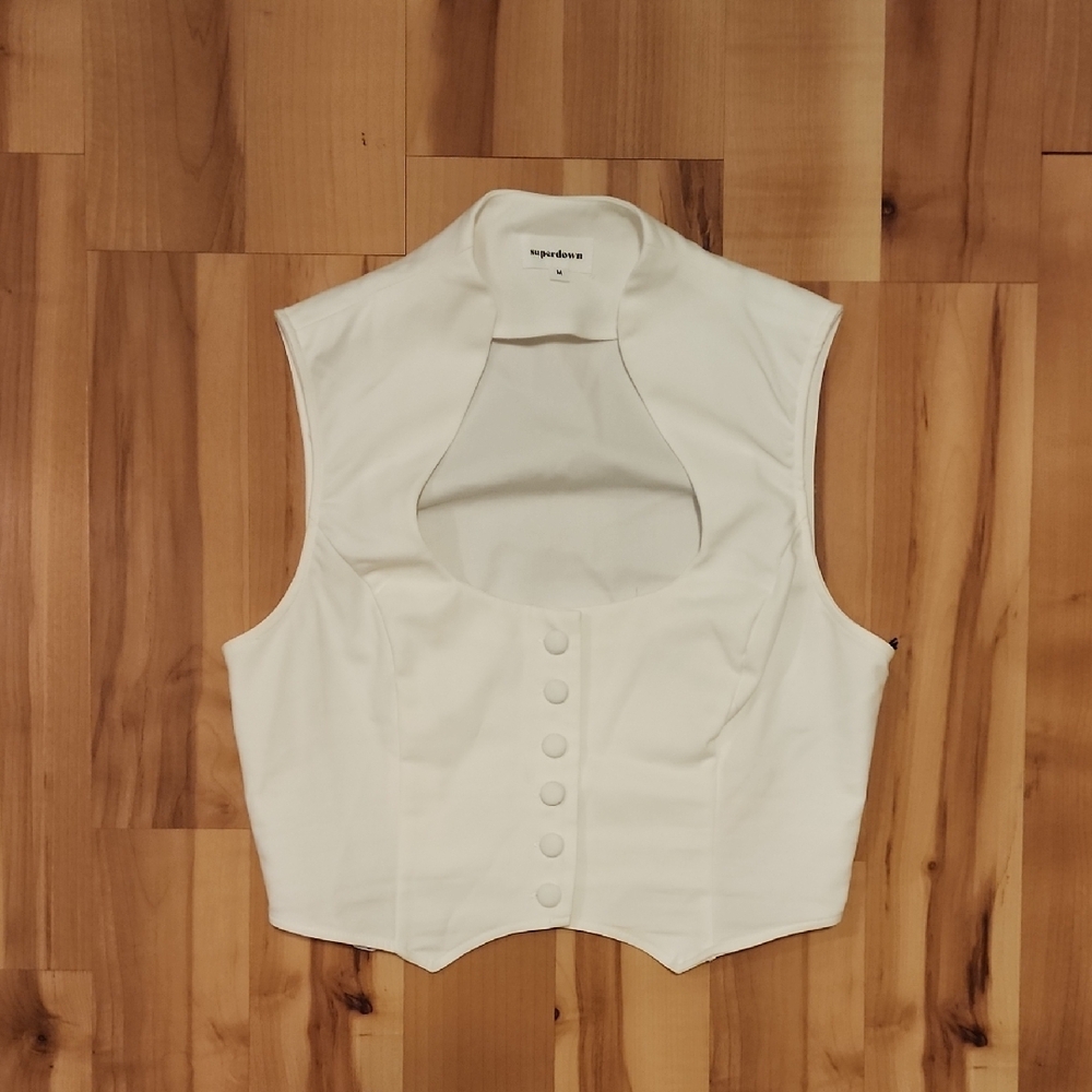 NWT Superdown White Cropped Button Up Vest Top Size Medium